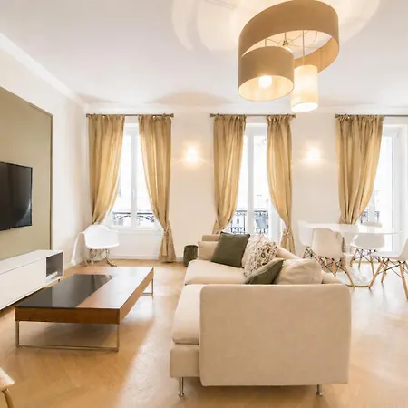 Appartement F3 Plein Centre à 50 M *