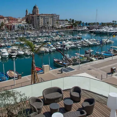 Appartement F3 Plein Centre à 50 M Saint-Raphaël