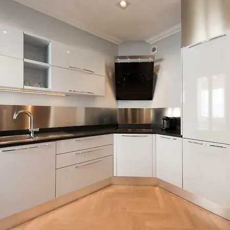 F3 Plein Centre à 50 M Saint-Raphaël