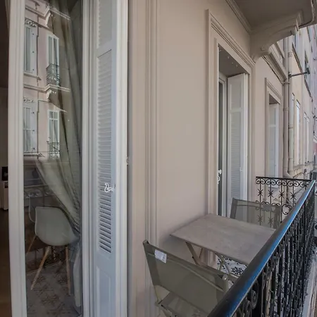 F3 Plein Centre à 50 M Apartamento Saint-Raphaël