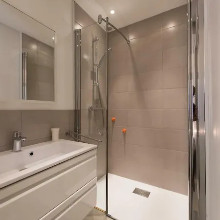 F3 Plein Centre à 50 M Appartement