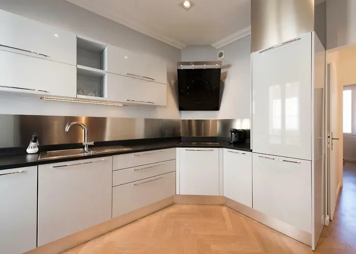 F3 Plein Centre A 50 M Saint-Raphaël