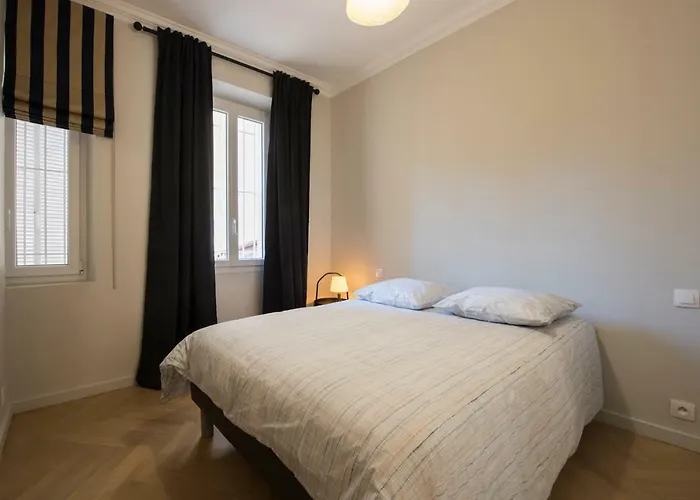 F3 Plein Centre A 50 M * Saint-Raphaël