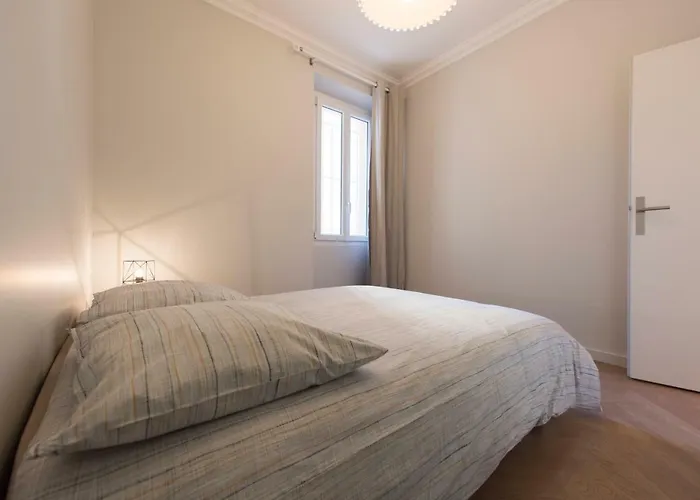 F3 Plein Centre A 50 M * Saint-Raphaël